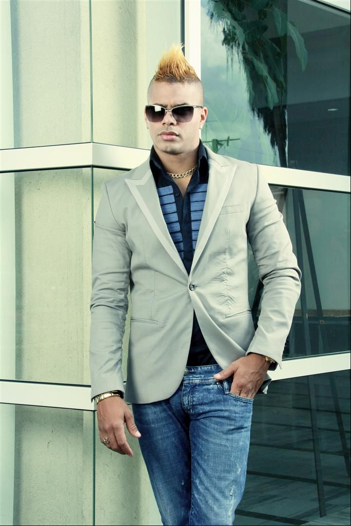 La Charanga Habanera y David Calzado_heikel 1.jpg